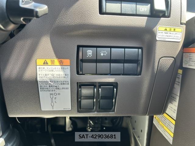 Mitsubishi CANTER 2026-04 8365030-21