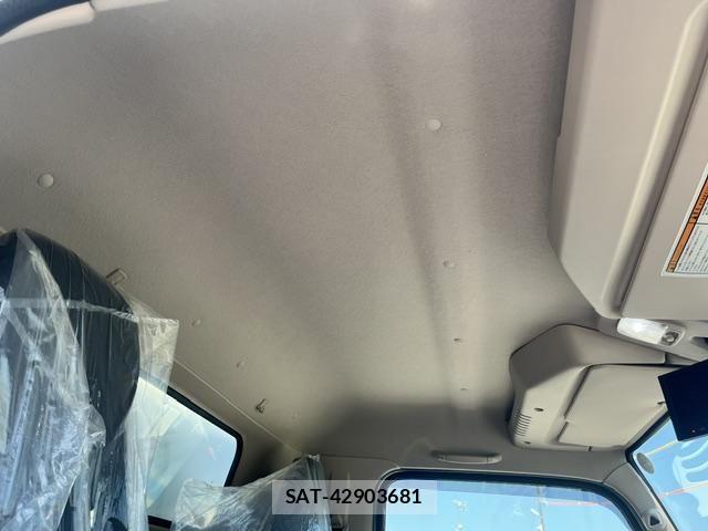 Mitsubishi CANTER 2026-04 8365030-24
