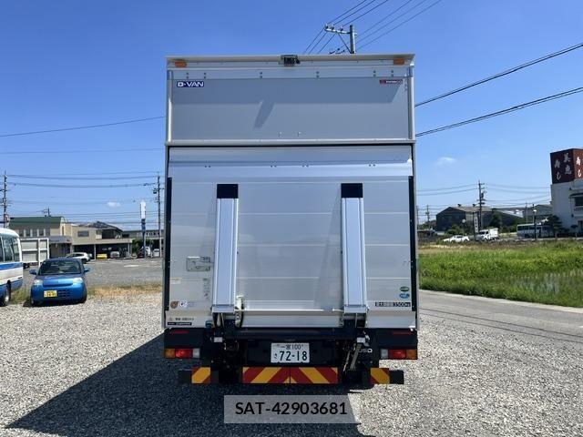 Mitsubishi CANTER 2026-04 8365030-5