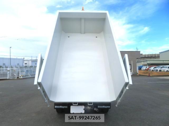Mitsubishi CANTER 2026-06 8365031-25