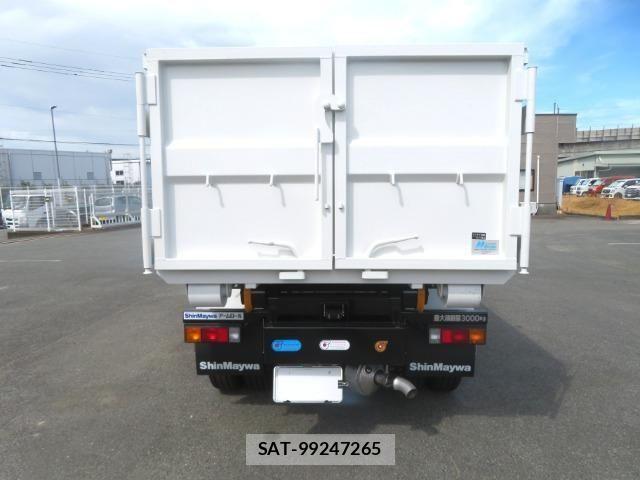 Mitsubishi CANTER 2026-06 8365031-6