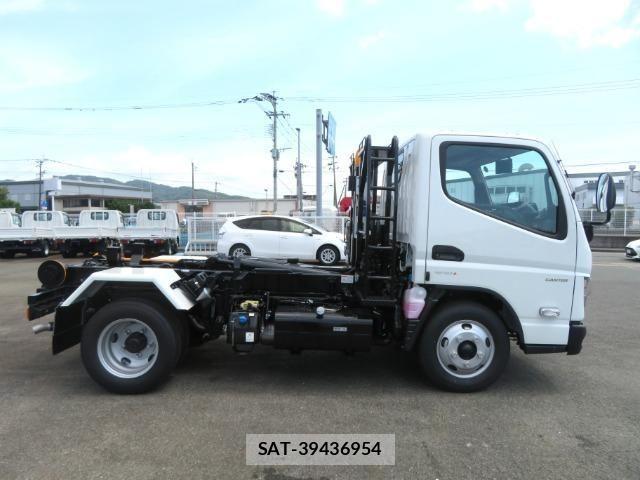 Mitsubishi CANTER 2026-06 8365034-4