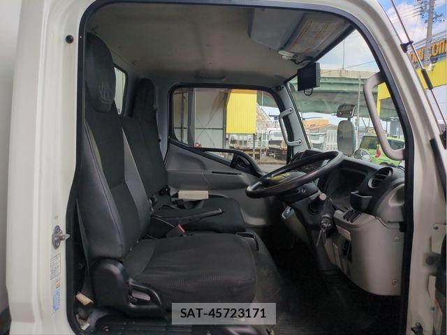 Mitsubishi CANTER 2016-12 8365049-27