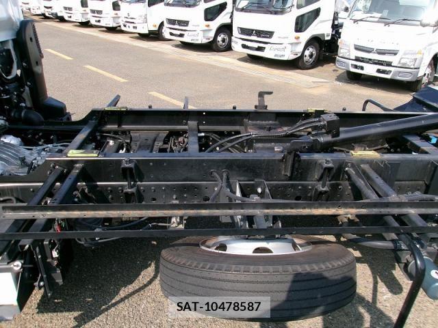 Mitsubishi CANTER 2024-10 8365029-3