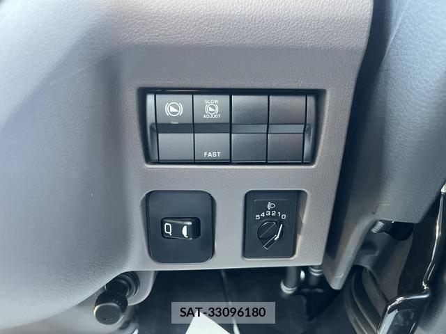 Mitsubishi CANTER 2026-04 8365032-17