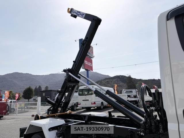 Mitsubishi CANTER 2026-02 8365035-17