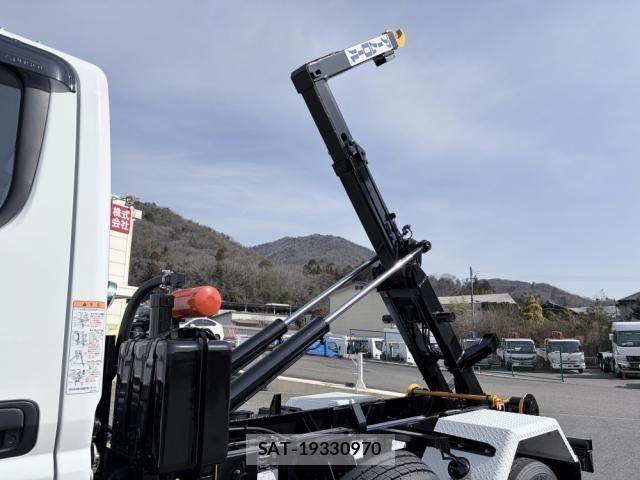 Mitsubishi CANTER 2026-02 8365035-18