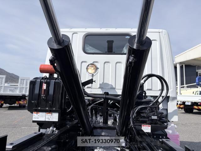 Mitsubishi CANTER 2026-02 8365035-20