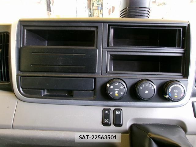 Mitsubishi CANTER 2023-08 8365038-15