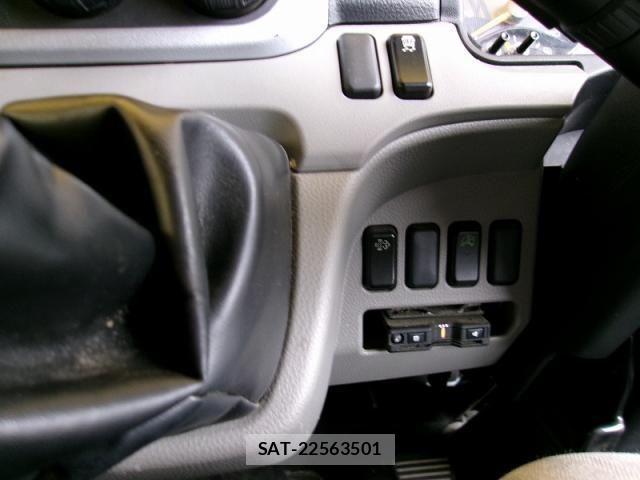 Mitsubishi CANTER 2023-08 8365038-16