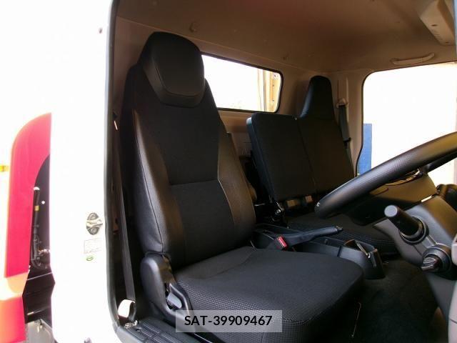 Mitsubishi CANTER 2024-09 8365027-17