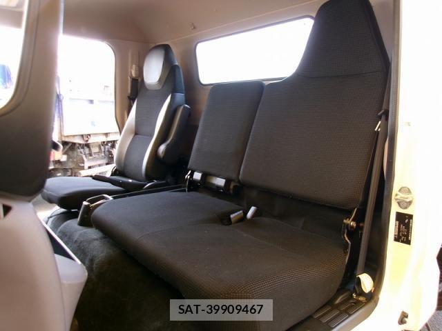 Mitsubishi CANTER 2024-09 8365027-18