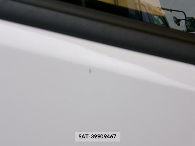 Mitsubishi CANTER 2024-09 8365027-28