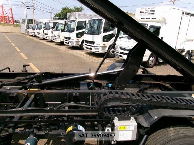 Mitsubishi CANTER 2024-09 8365027-4