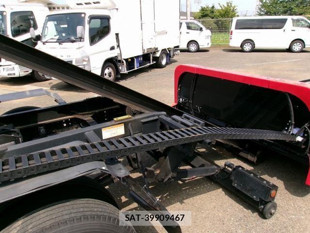 Mitsubishi CANTER 2024-09 8365027-5