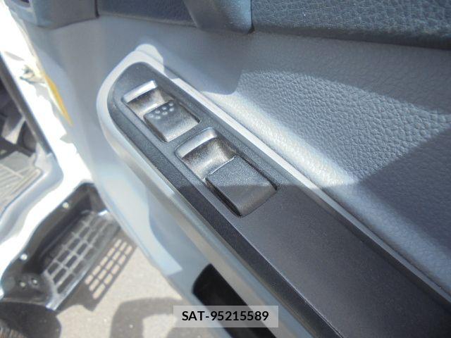 Mitsubishi CANTER 2015-11 8365042-9