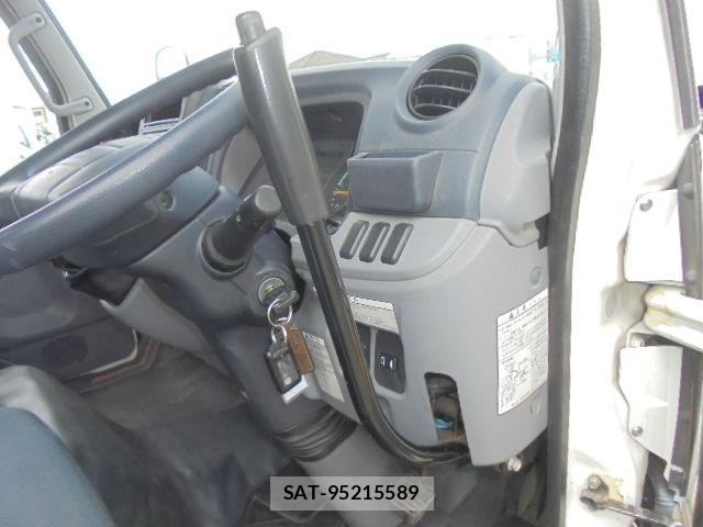 Mitsubishi CANTER 2015-11 8365042-11