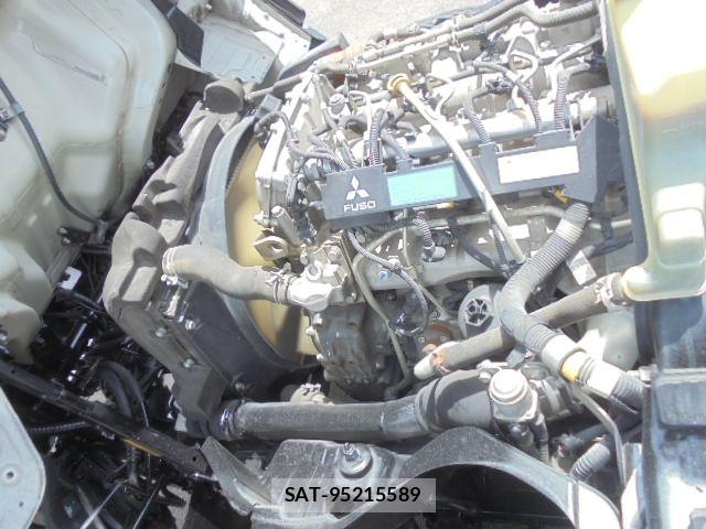 Mitsubishi CANTER 2015-11 8365042-17