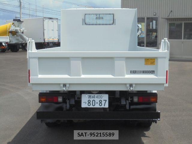 Mitsubishi CANTER 2015-11 8365042-26