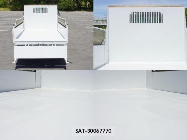 Mitsubishi CANTER 2017-06 8371512-12