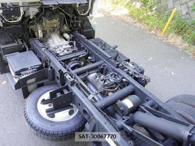 Mitsubishi CANTER 2017-06 8371512-18