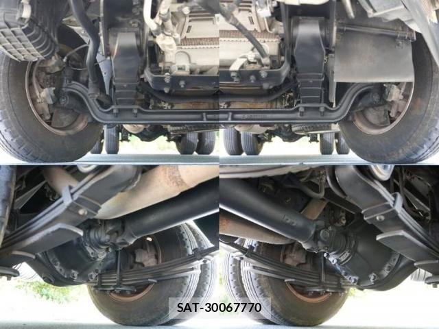 Mitsubishi CANTER 2017-06 8371512-21