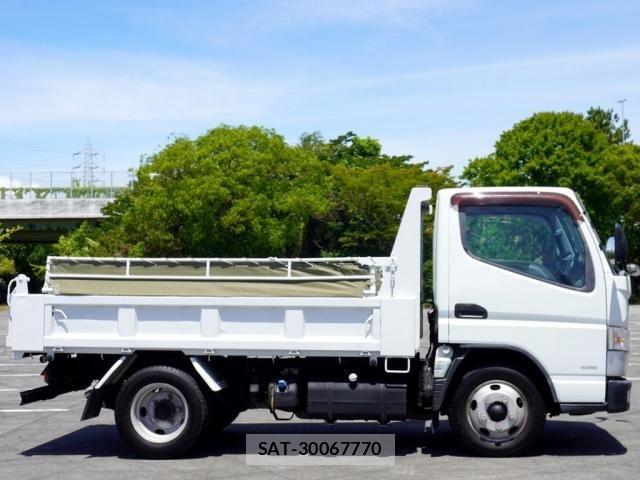 Mitsubishi CANTER 2017-06 8371512-8