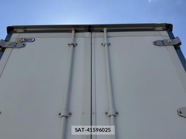 Mitsubishi CANTER 2017-08 8411528-16