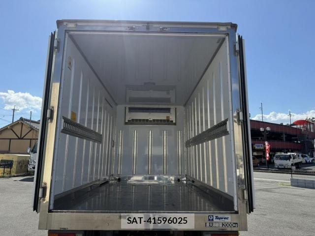 Mitsubishi CANTER 2017-08 8411528-20