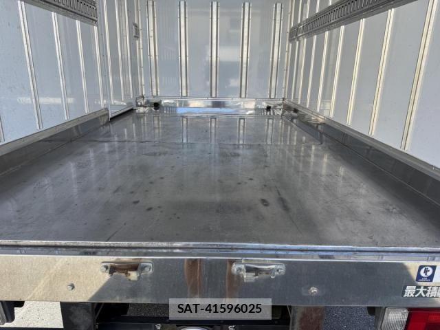 Mitsubishi CANTER 2017-08 8411528-23