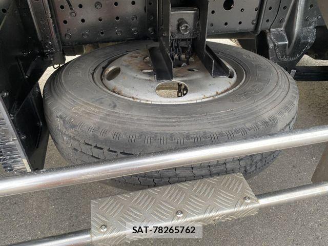 Mitsubishi CANTER 2011-09 8411542-13