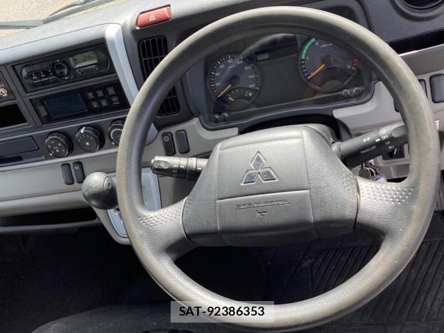 Mitsubishi CANTER 2018-06 8411531-17
