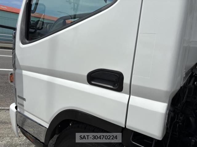 Mitsubishi CANTER 2012-03 8411529-15
