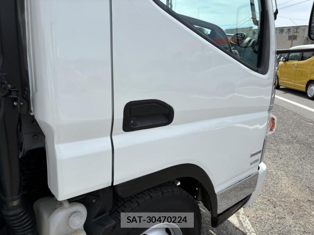 Mitsubishi CANTER 2012-03 8411529-18