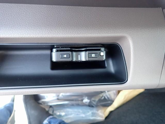Mitsubishi CANTER 2026-04 8431803-10