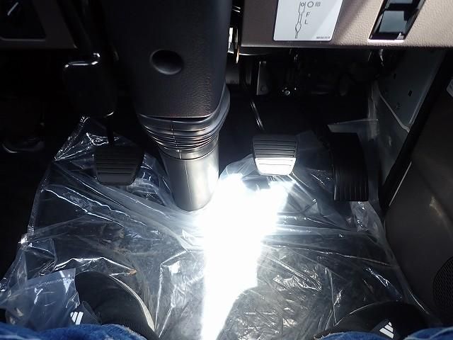 Mitsubishi CANTER 2026-04 8431803-18