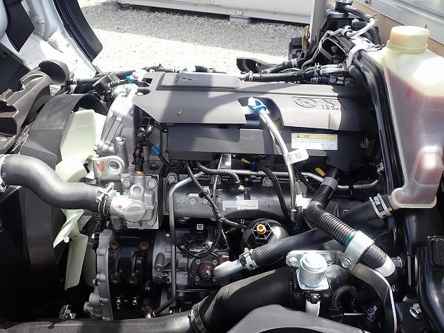 Mitsubishi CANTER 2026-04 8431803-24