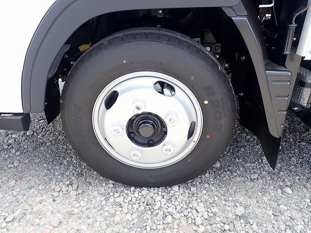 Mitsubishi CANTER 2026-04 8431803-27