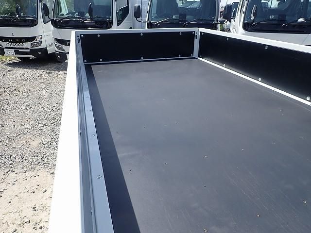 Mitsubishi CANTER 2026-04 8431803-3