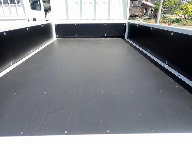 Mitsubishi CANTER 2026-04 8431803-4