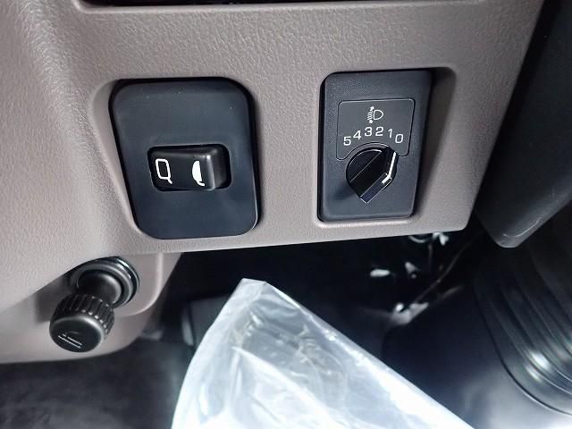 Mitsubishi CANTER 2026-04 8431802-16