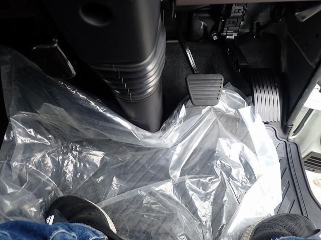 Mitsubishi CANTER 2026-04 8431802-18