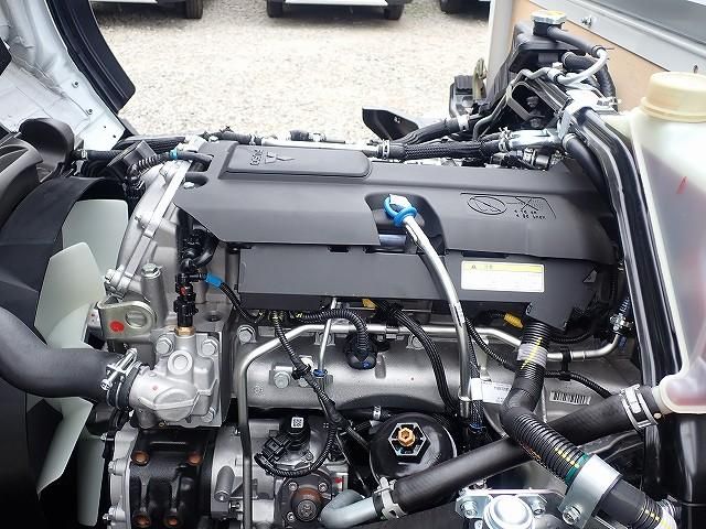 Mitsubishi CANTER 2026-04 8431802-25
