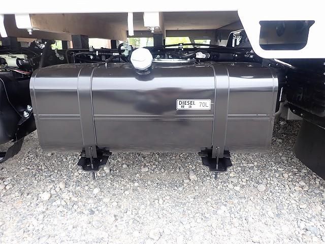 Mitsubishi CANTER 2026-04 8431802-7