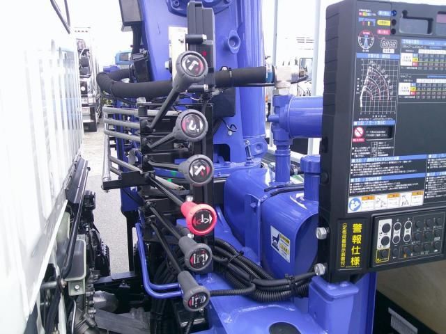 Mitsubishi CANTER 2026-04 8431799-16