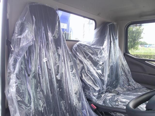 Mitsubishi CANTER 2026-04 8431799-23