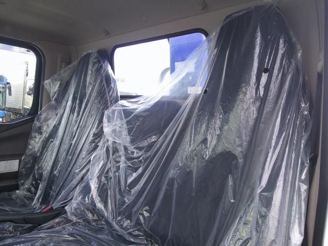 Mitsubishi CANTER 2026-04 8431799-24