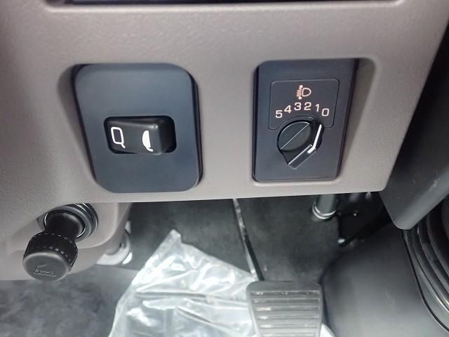 Mitsubishi CANTER 2026-04 8431797-16