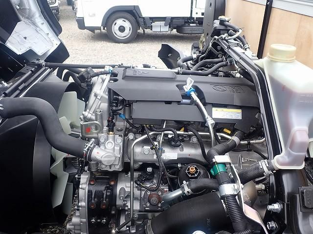 Mitsubishi CANTER 2026-04 8431797-24