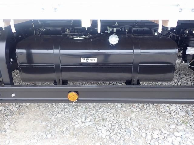 Mitsubishi CANTER 2026-04 8431797-7
